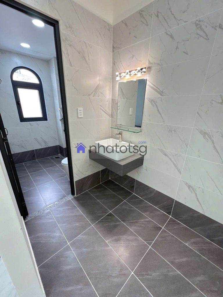 VỪA HOÀN THIỆN XINH LUNG LINH GIÁP BÌNH THẠNH - NGANG 5.3M, NỞ HẬU.