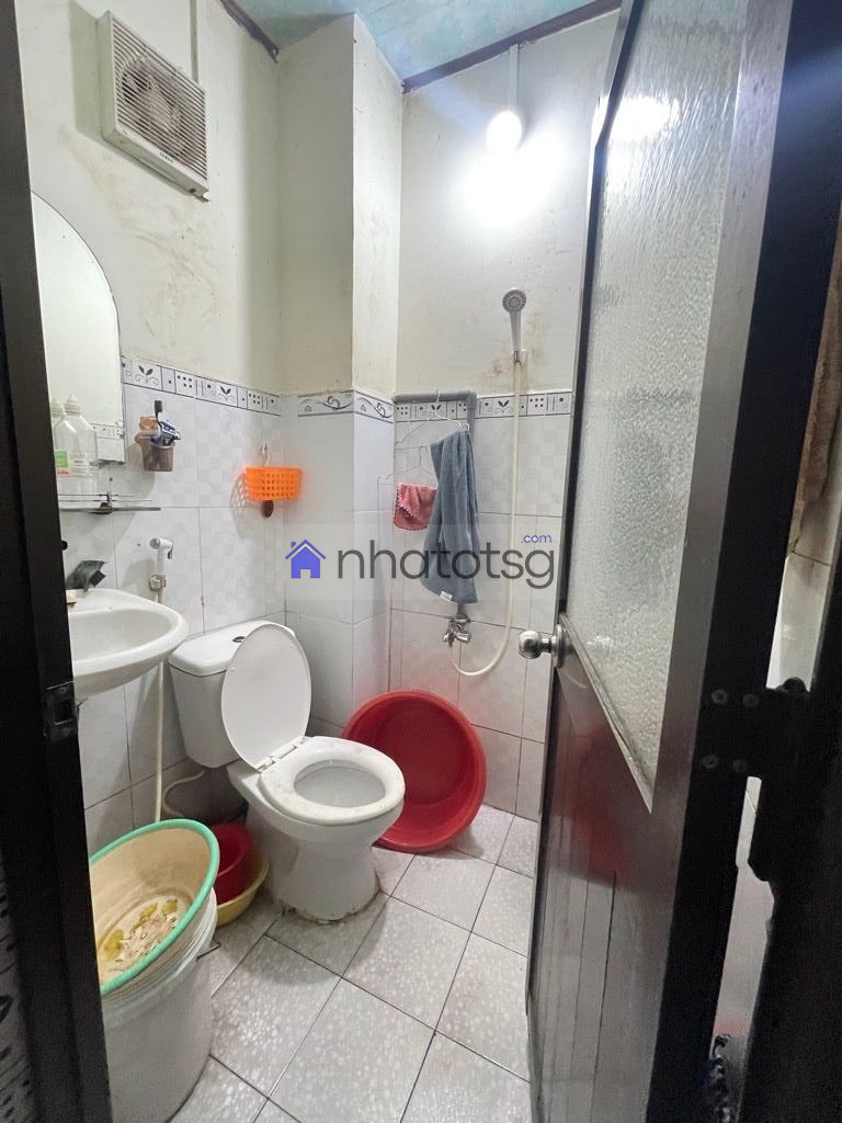 CHÍNH CHỦ TRANG BÌA - NGAY CÔNG VIÊN LÀNG HOA - ĐỐI DIỆN MERCEDES - HẺM XE HƠI TRÁNH