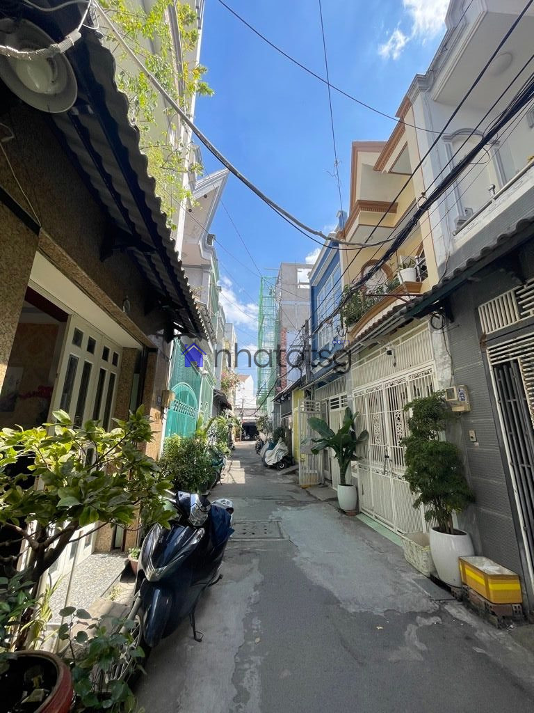 NHÀ 3 TẦNG ĐÚC. NGAY GẦN CÔNG VIÊN LÀNG HOA.