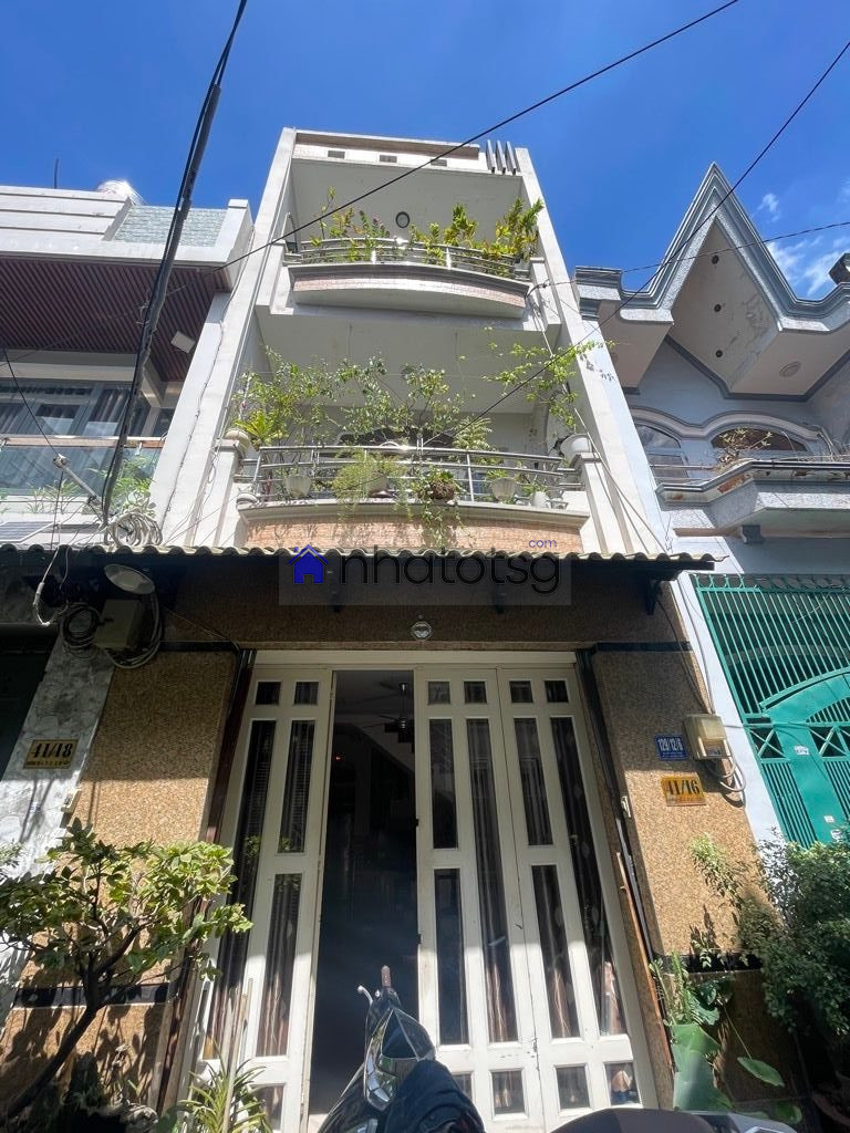 NHÀ 3 TẦNG ĐÚC. NGAY GẦN CÔNG VIÊN LÀNG HOA.