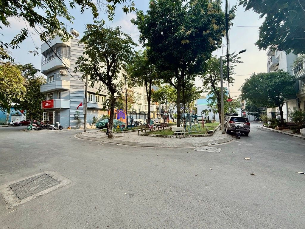 HẺM TRẢI NHỰA 10M - KHU PHÂN LÔ - NGANG 5M - 5 TẦNG BTCT - GẦN PHẠM VĂN CHIÊU, CHỢ THẠCH ĐÀ