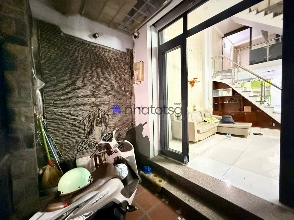 HẺM XE HƠI - 4 TẦNG BTCT - NGAY CHỢ HẠNH THÔNG TÂY.