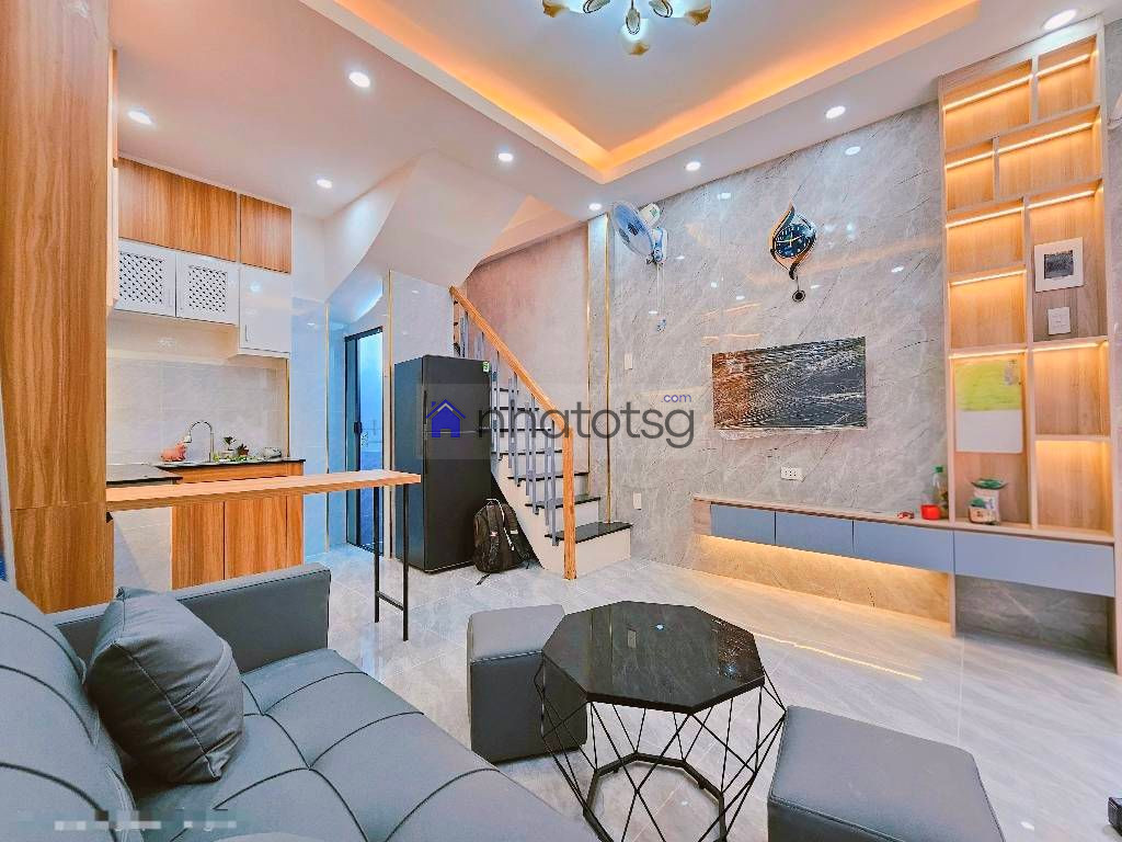 NHÀ NHỎ ĐẦY ĐỦ CÔNG NĂNG - VỊ TRÍ TRUNG TÂM HIẾM CÓ KHÓ TÌM