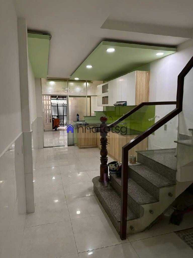 GIÁP TÂN BÌNH, GẦN E-MART, HẺM XE HƠI SÁT MẶT TIỀN, NHÀ 2 TẦNG, VỊ TRÌ ĐẸP, THUẬN TIỆN KINH DOANH.