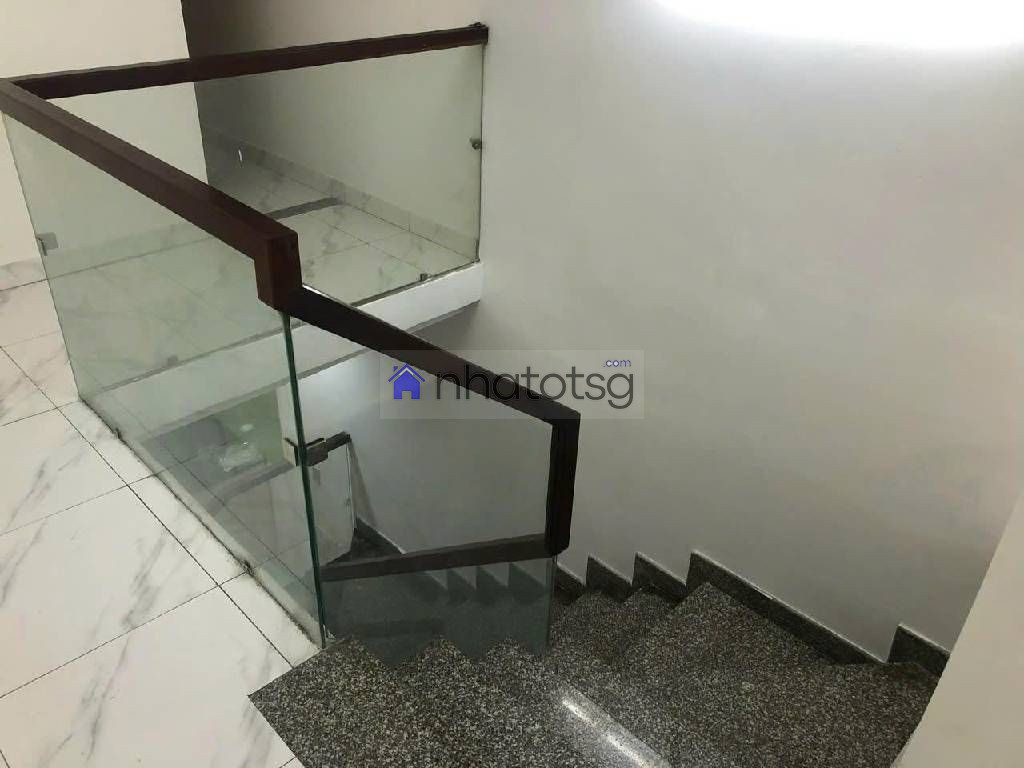 GIÁP TÂN BÌNH, GẦN E-MART, HẺM XE HƠI SÁT MẶT TIỀN, NHÀ 2 TẦNG, VỊ TRÌ ĐẸP, THUẬN TIỆN KINH DOANH.