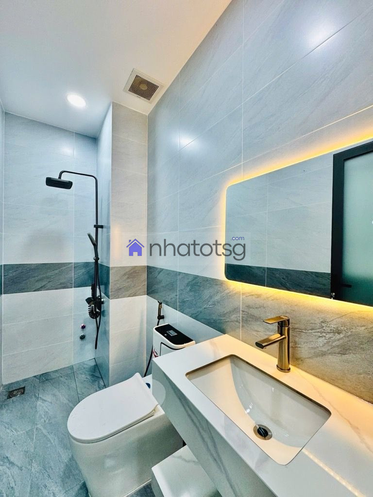 TUYỆT ĐỐI ĐIỆN ẢNH - SIÊU PHẨM ĐẸP NHƯ TRANH - 3 TẦNG MỚI CỨNG. NGAY LOTTE MART NGUYỄN VĂN LƯỢNG.