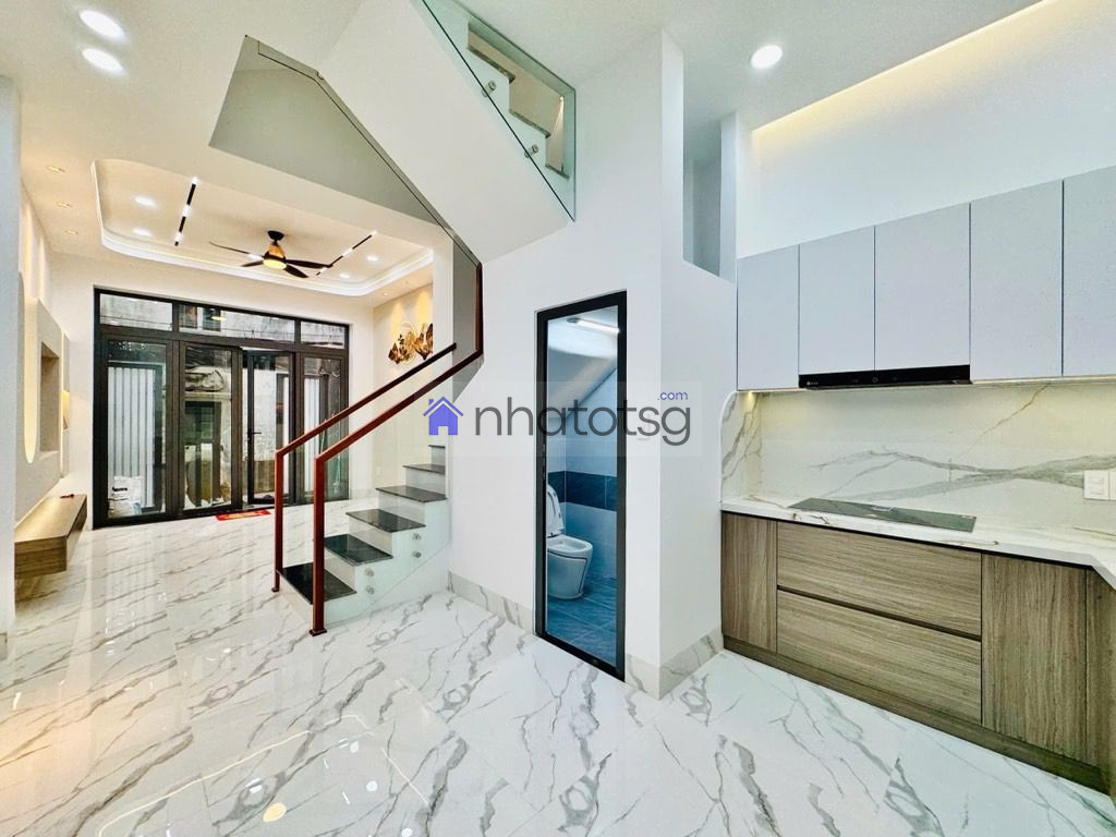 TUYỆT ĐỐI ĐIỆN ẢNH - SIÊU PHẨM ĐẸP NHƯ TRANH - 3 TẦNG MỚI CỨNG. NGAY LOTTE MART NGUYỄN VĂN LƯỢNG.