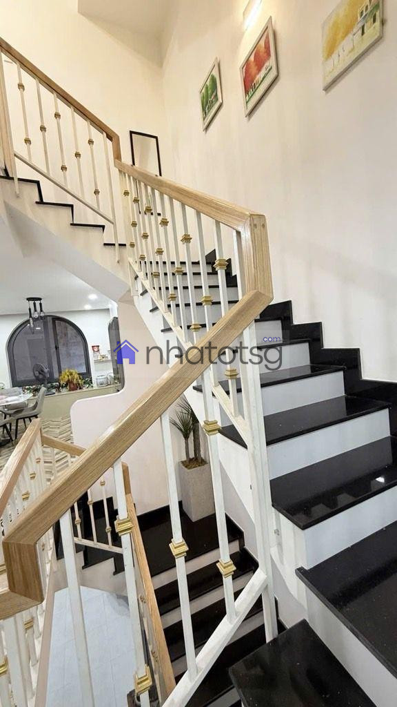 SIÊU PHẨM 5 TẦNG MỚI TINH, KHU PHÂN LÔ VUÔNG VỨC - XE HƠI NGỦ NHÀ.