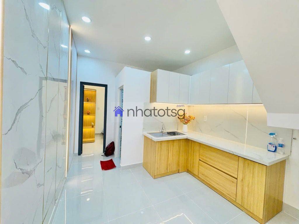 VỊ TRÍ TRUNG TÂM– 5 BƯỚC RA NHÀ GA METRO SỐ 2.– 10 PHÚT RA NHÀ GA T3 SÂN BAY – HẺM ĐẸP, SẠCH SẼ, DÂN TRÍ CAO.