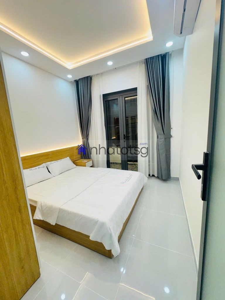 VỊ TRÍ TRUNG TÂM– 5 BƯỚC RA NHÀ GA METRO SỐ 2.– 10 PHÚT RA NHÀ GA T3 SÂN BAY – HẺM ĐẸP, SẠCH SẼ, DÂN TRÍ CAO.