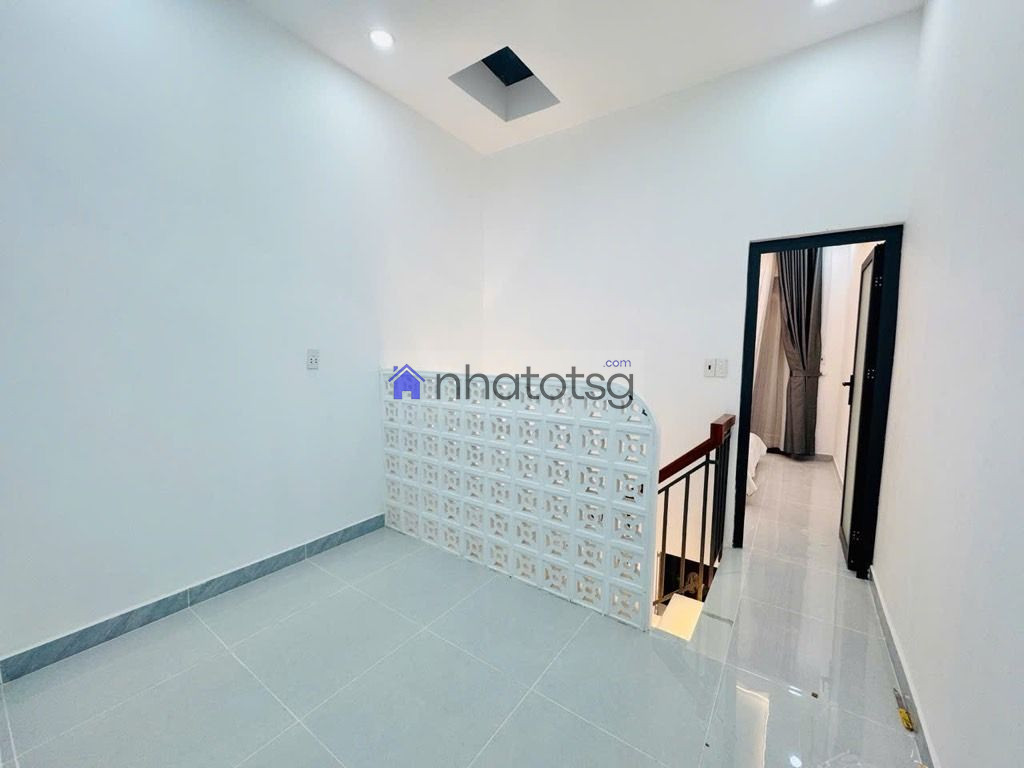 VỊ TRÍ TRUNG TÂM– 5 BƯỚC RA NHÀ GA METRO SỐ 2.– 10 PHÚT RA NHÀ GA T3 SÂN BAY – HẺM ĐẸP, SẠCH SẼ, DÂN TRÍ CAO.