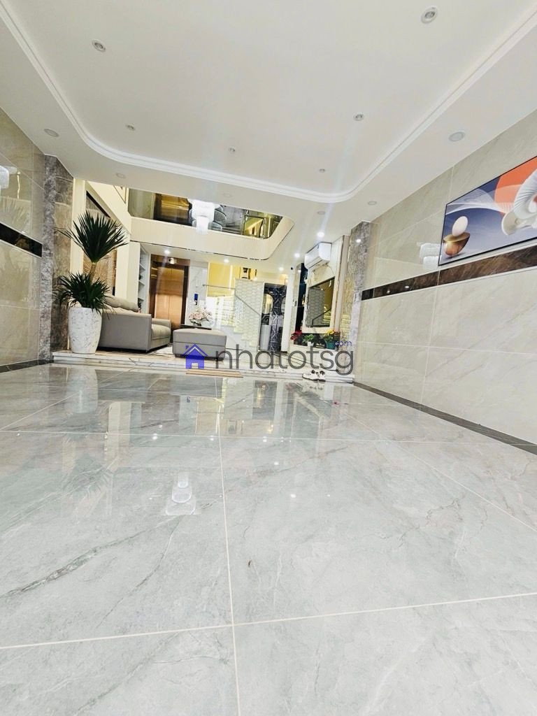 SIÊU PHẨM - 5 TẦNG THANG MÁY MỚI TINH FULL NỘI THẤT CAO CẤP - HẺM XE HƠI VÀO NGỦ NHÀ