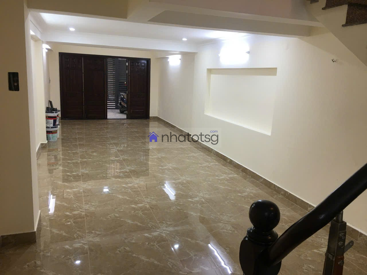 HẺM 8M QUANG TRUNG ( BÊN HÔNG CHỢ HẠNH THÔNG TÂY)