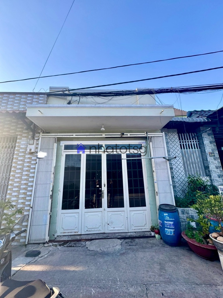 MẶT HẺM KINH DOANH - NGĂN 2 CĂN ĐANG CHO THUÊ 10TR/THÁNG - SÁT BÊN THỊ TRẤN HÓC MÔN SẦM UẤT.