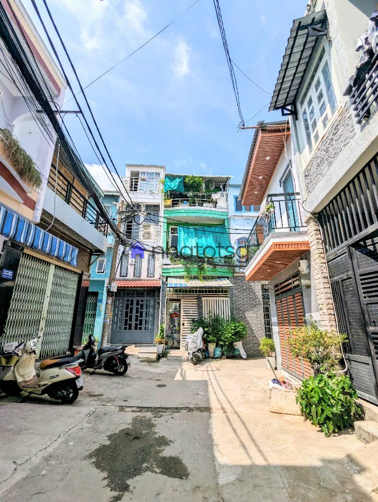 CĂN GÓC THOÁNG MÁT. NHÀ CŨ TIỆN XÂY MỚI. HẺM 3M