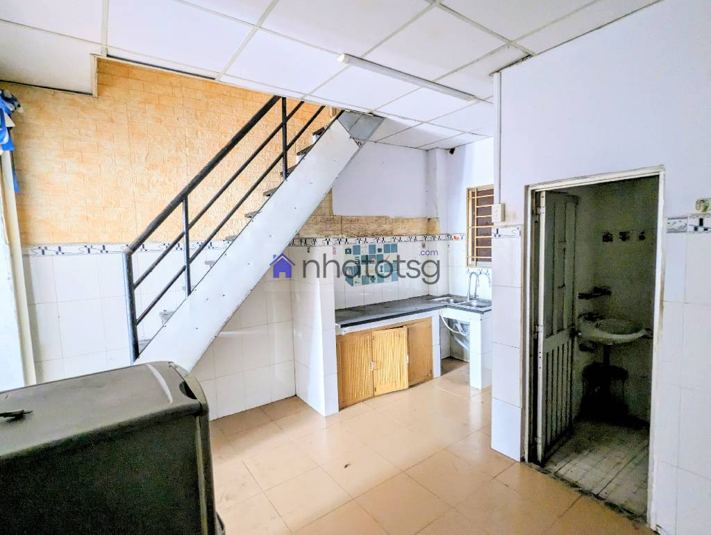 CĂN GÓC THOÁNG MÁT. NHÀ CŨ TIỆN XÂY MỚI. HẺM 3M