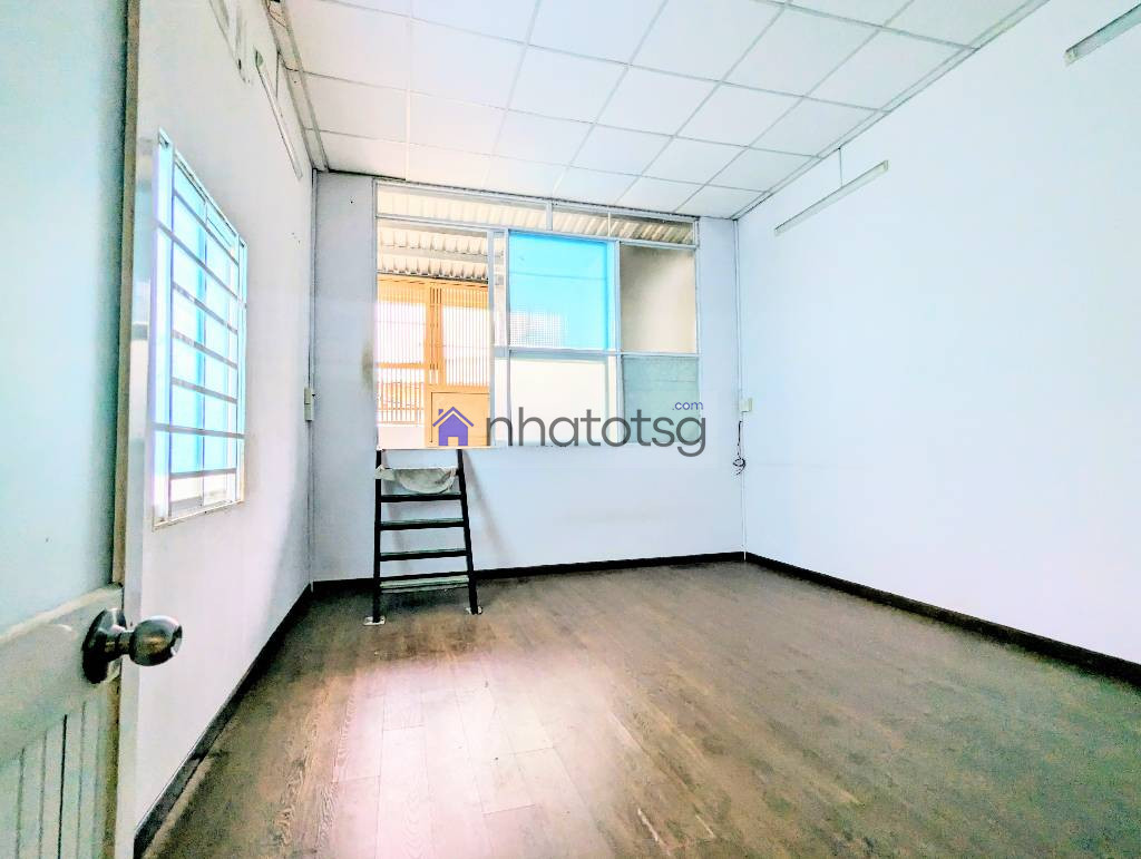 CĂN GÓC THOÁNG MÁT. NHÀ CŨ TIỆN XÂY MỚI. HẺM 3M