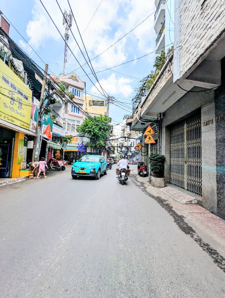 CĂN GÓC THOÁNG MÁT. NHÀ CŨ TIỆN XÂY MỚI. HẺM 3M