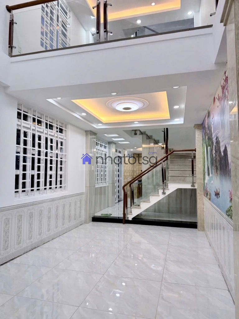 LÔ GÓC - VUÔNG VỨC - 4 TẦNG - SÁT HẺM XE HƠI.