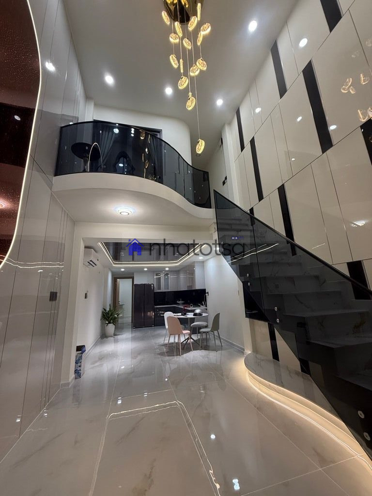 GẦN CHỢ AN NHƠN.  NHÀ MỚI XINH LUNG LINH. XE HƠI ĐẬU CỬA.