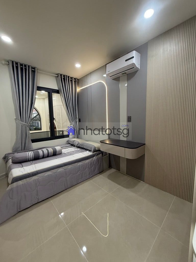 GẦN CHỢ AN NHƠN.  NHÀ MỚI XINH LUNG LINH. XE HƠI ĐẬU CỬA.