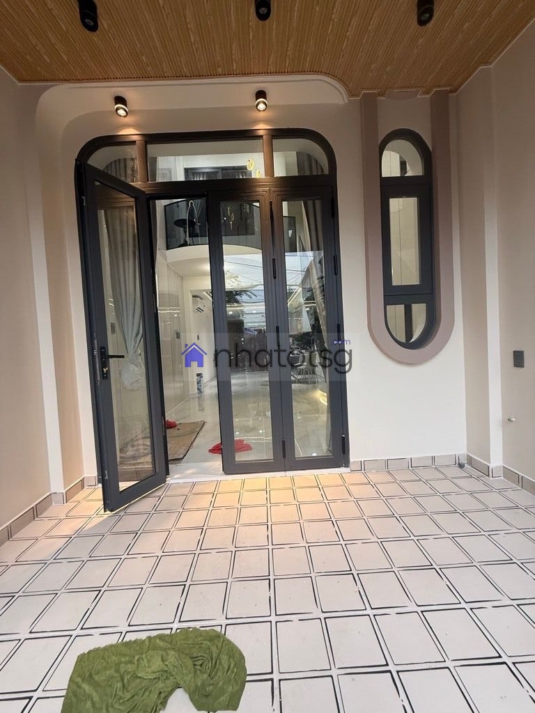 GẦN CHỢ AN NHƠN.  NHÀ MỚI XINH LUNG LINH. XE HƠI ĐẬU CỬA.