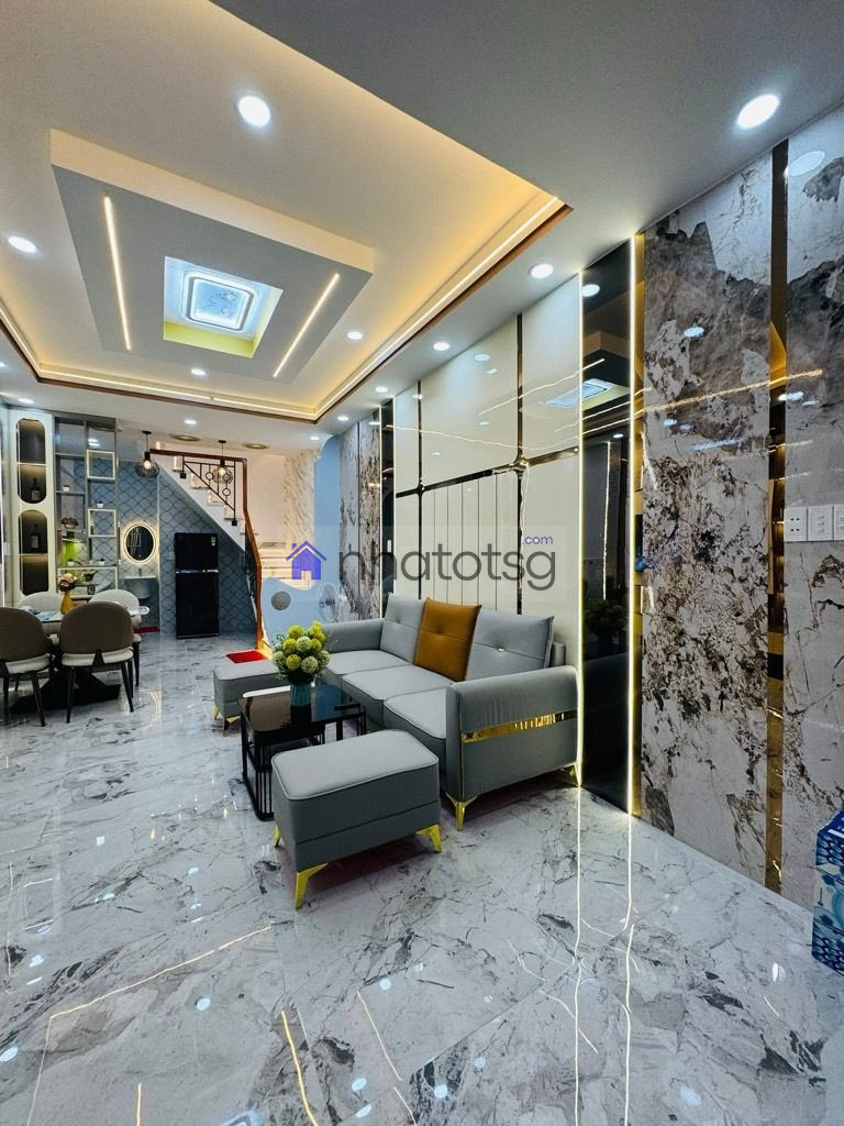 VỊ TRÍ ĐẸP, HẺM TRƯỚC NHÀ 4M XE HƠI TỚI NHÀ. GẦN EMART PHAN HUY ÍCH, XUNG QUANH TIỆN ÍCH ĐẦY ĐỦ