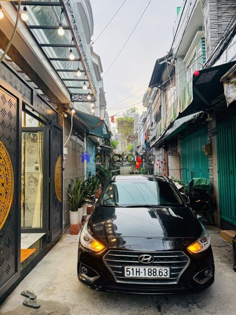 VỊ TRÍ ĐẸP, HẺM TRƯỚC NHÀ 4M XE HƠI TỚI NHÀ. GẦN EMART PHAN HUY ÍCH, XUNG QUANH TIỆN ÍCH ĐẦY ĐỦ