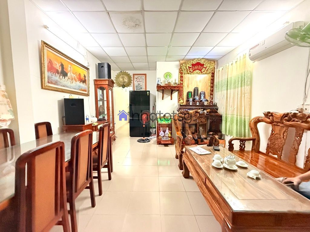 BÁN ĐẤT TẶNG NHÀ CẤP 4. Ô TÔ NGỦ TRONG NHÀ. MẶT TIỀN CHUẨN 4.3M SỔ VUÔNG ĐẸP.