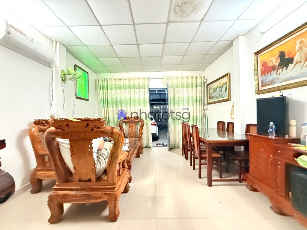 BÁN ĐẤT TẶNG NHÀ CẤP 4. Ô TÔ NGỦ TRONG NHÀ. MẶT TIỀN CHUẨN 4.3M SỔ VUÔNG ĐẸP.