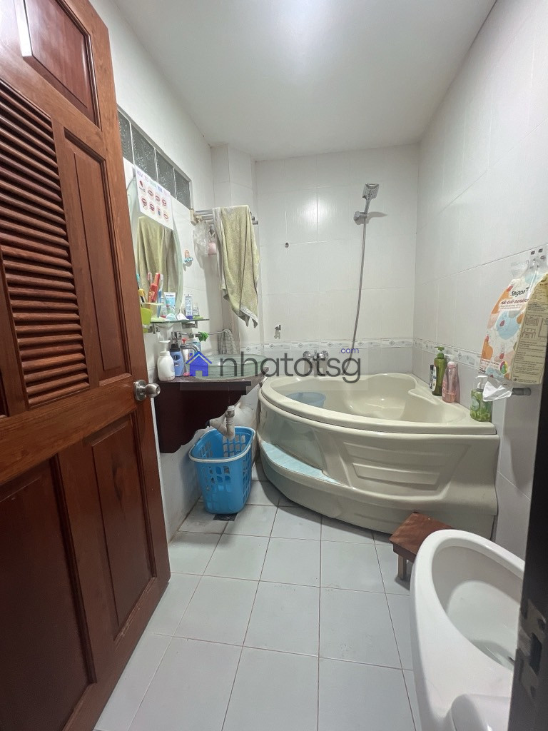 HẺM Ô TÔ TỚI NHÀ, KHU VỰC YÊN TĨNH, AN NINH, TIỆN ÍCH ĐẦY ĐỦ.