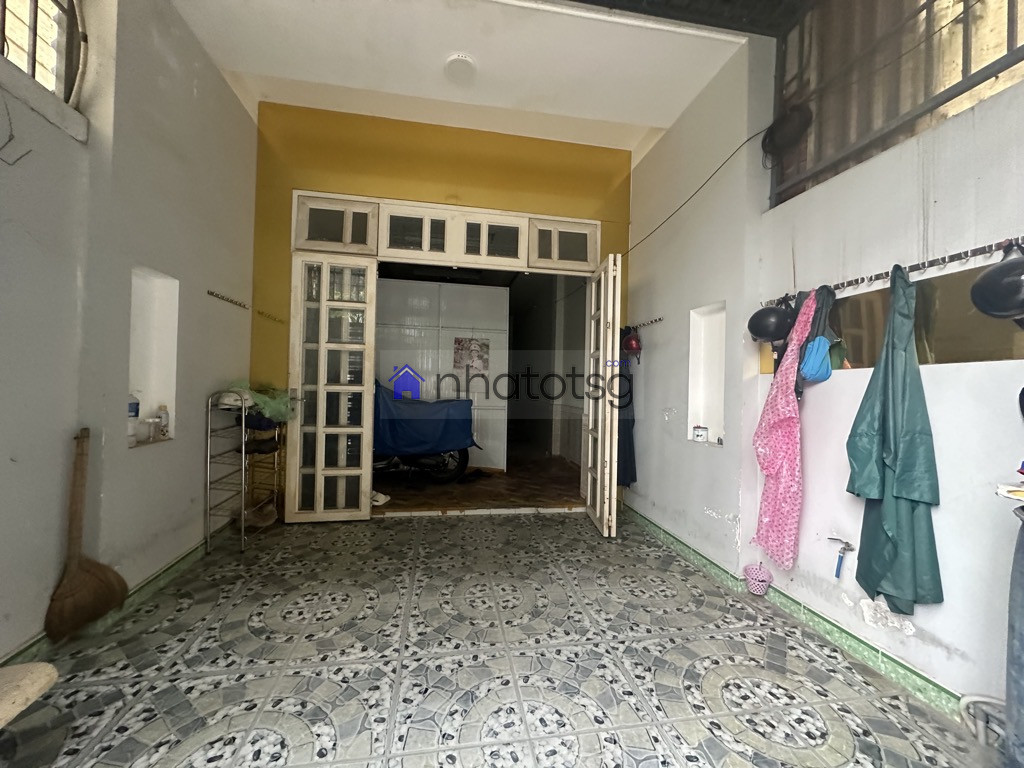 SÁT MẶT TIỀN - 3 TẦNG - NGAY NHÀ THỜ HY VỌNG.