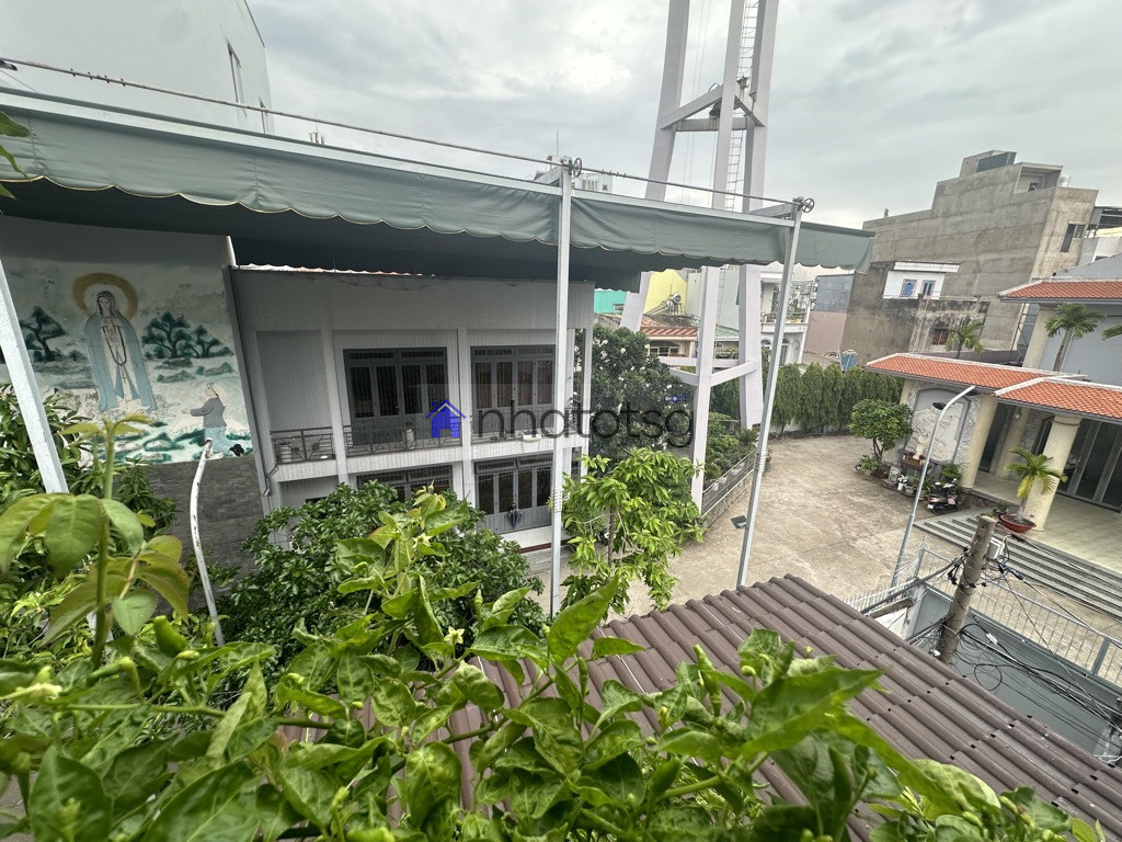 SÁT MẶT TIỀN - 3 TẦNG - NGAY NHÀ THỜ HY VỌNG.