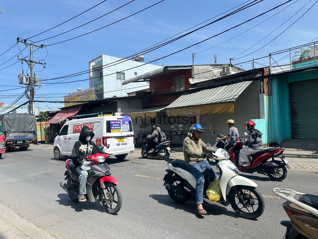 CĂN GÓC NHÀ MẶT TIỀN KINH DOANH - NGAY NGÃ BA GIỒNG - 120m2