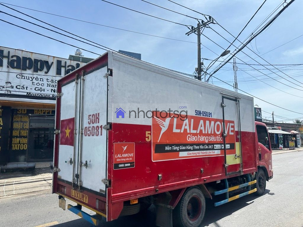 CĂN GÓC NHÀ MẶT TIỀN KINH DOANH - NGAY NGÃ BA GIỒNG - 120m2