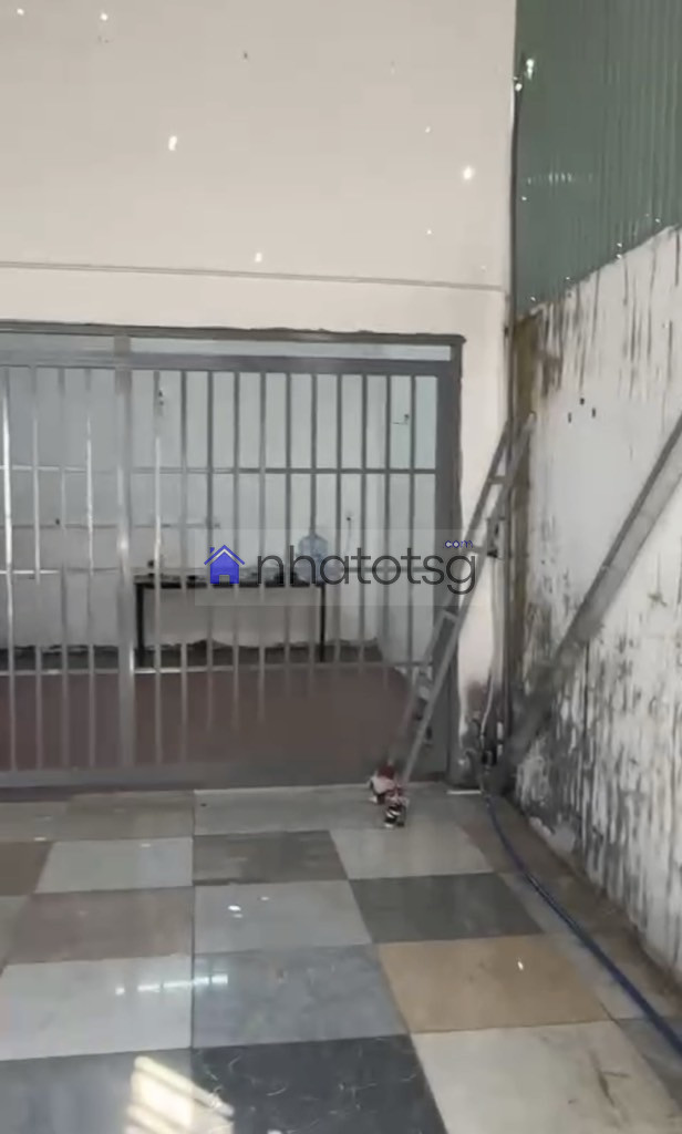 BÁN ĐẤT TẶNG XƯỞNG MẶT TIỀN ẤP ĐÔNG, ĐANG CHO THUÊ DÒNG TIỀN 14 TRIỆU/M2 - NGANG 5M NỞ HẬU TÀI LỘC 16M.