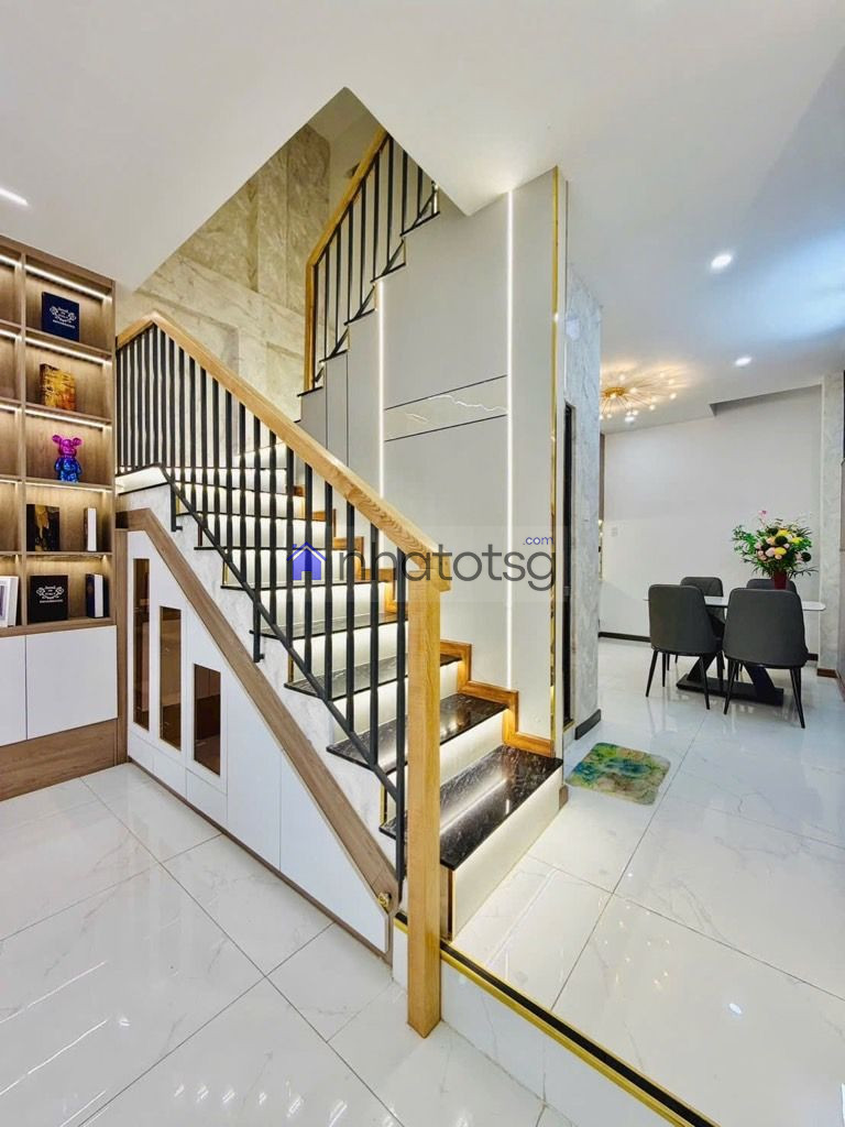 MẶT TIỀN KINH DOANH SẦM UẤT. NGANG 4M CHUẨN - VỪA Ở HAY CHO THUÊ GIỪ TIỀN TỐT - VỊ TRÍ ĐẸP