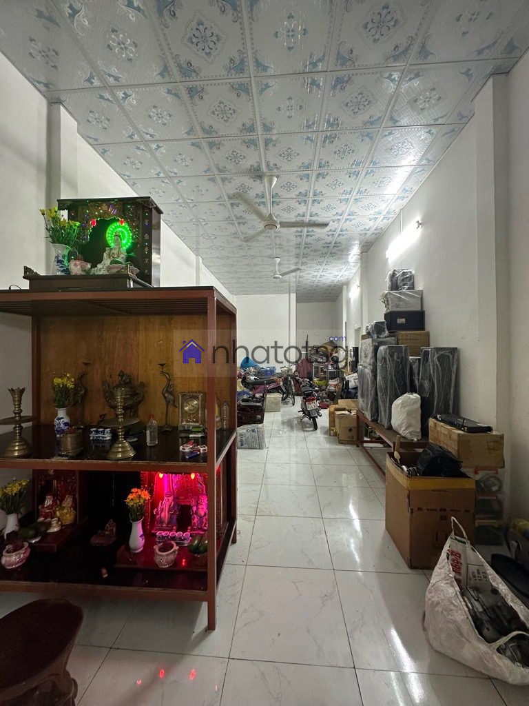 HẺM Ô TÔ - SÁT MẶT TIỀN ĐƯỜNG.