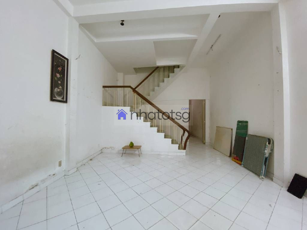 NGAY CHỢ HẠNH THÔNG  TÂY – NGANG GẦN 5M – 2 TẦNG BTCT – HOÀN CÔNG ĐẦY ĐỦ