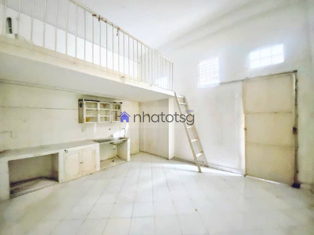 NGAY CHỢ HẠNH THÔNG  TÂY – NGANG GẦN 5M – 2 TẦNG BTCT – HOÀN CÔNG ĐẦY ĐỦ