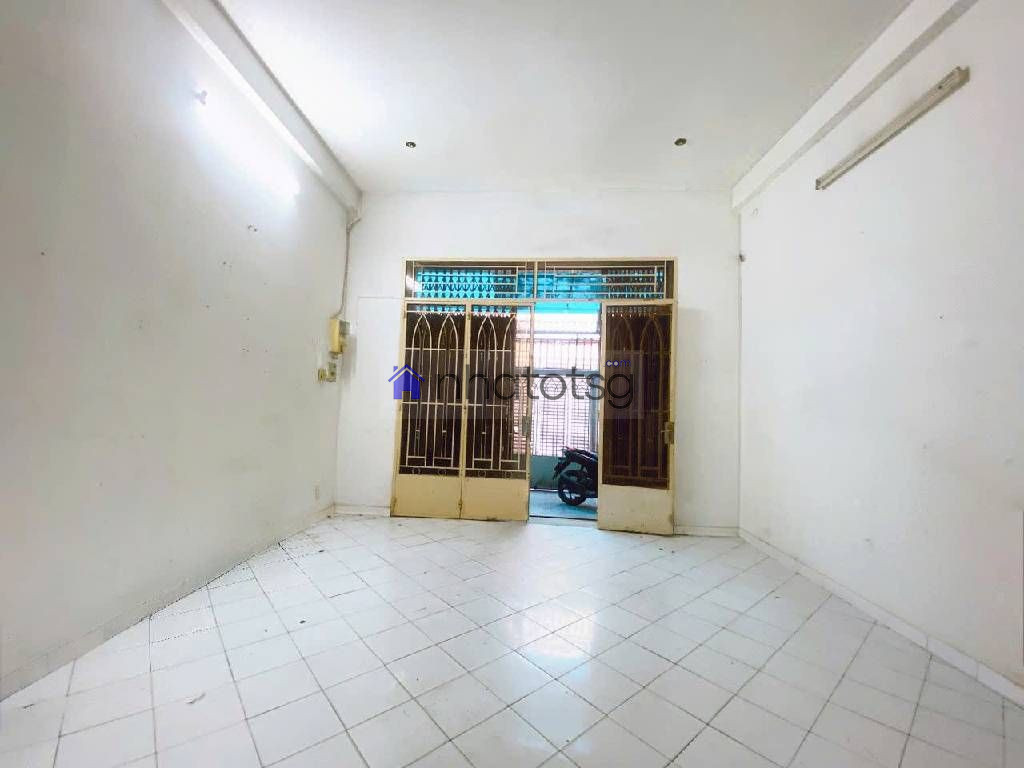 NGAY CHỢ HẠNH THÔNG  TÂY – NGANG GẦN 5M – 2 TẦNG BTCT – HOÀN CÔNG ĐẦY ĐỦ