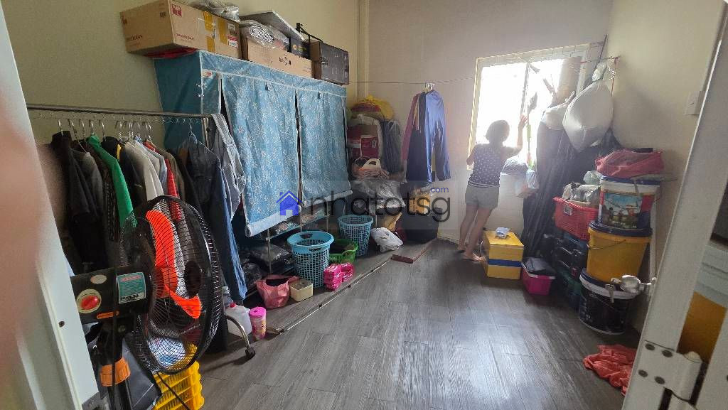 NHÀ 2 TẦNG BTCT. NGAY NGÃ TƯ LÝ THƯỜNG KIỆT, SÁT BÊN Q10. HXH CÁCH CỬA 10M.