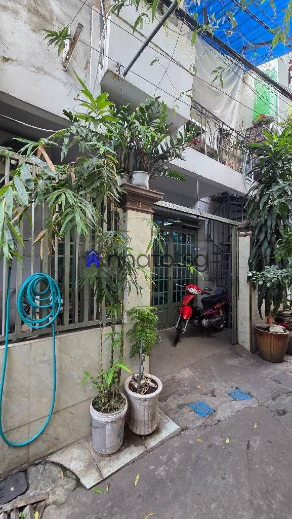 NHÀ 2 TẦNG BTCT. NGAY NGÃ TƯ LÝ THƯỜNG KIỆT, SÁT BÊN Q10. HXH CÁCH CỬA 10M.