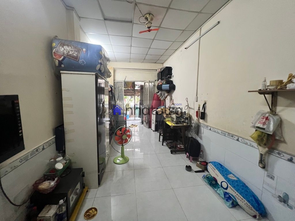 GIÁP Q10, Q3, PHÚ NHUẬN, HẺM RỘNG THOÁNG, 2 TẦNG BTCT, SỔ HOÀN CÔNG ĐỦ NỞ HẬU TÀI LỘC