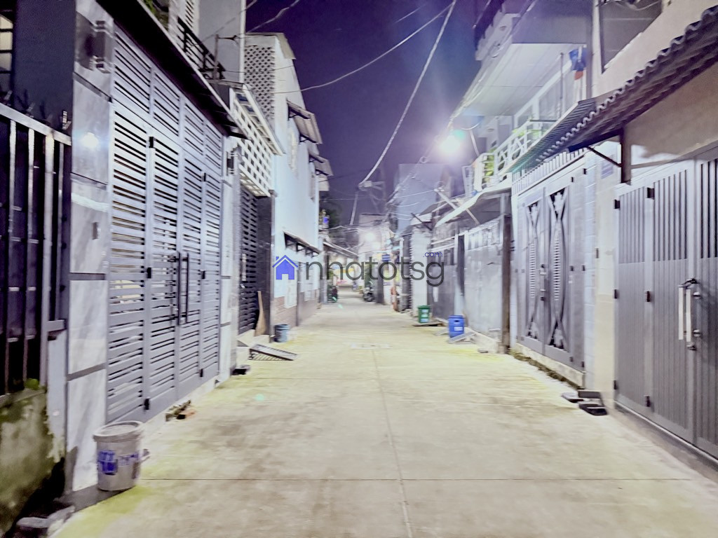 NHÀ NGON - 2 TẦNG - 3 PHÒNG - HẺM 4M.