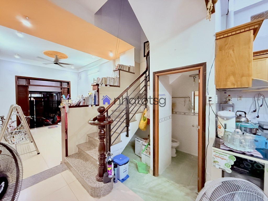 NHÀ NGON - 2 TẦNG - 3 PHÒNG - HẺM 4M.