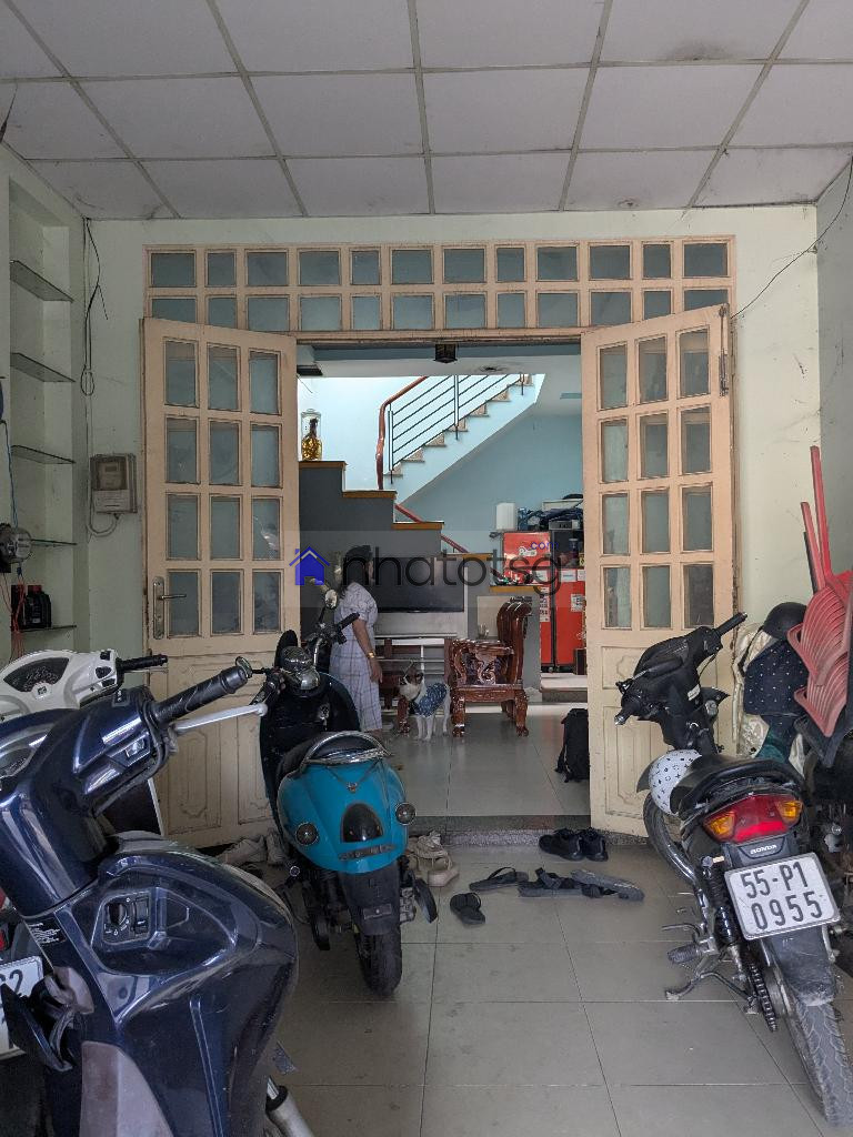 MẶT TIỀN KINH DOANH, CÓ SẴN DÒNG TIỀN, NGANG KHỦNG.