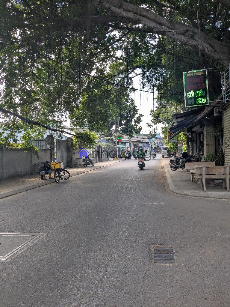 MẶT TIỀN KINH DOANH, CÓ SẴN DÒNG TIỀN, NGANG KHỦNG.