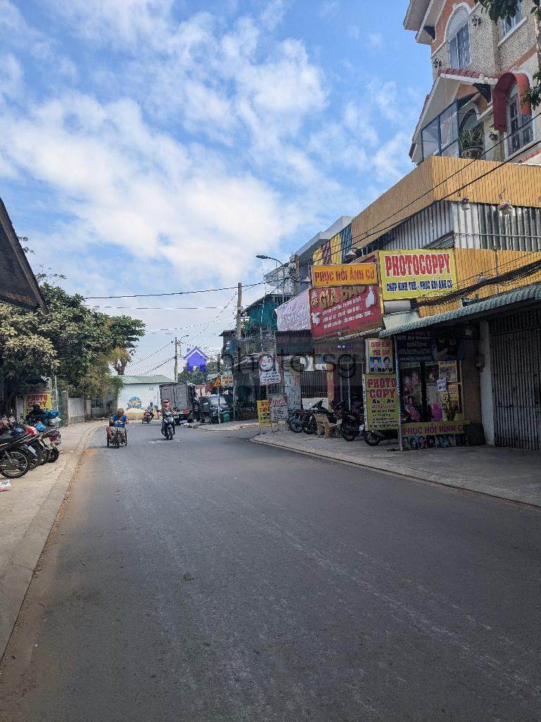 MẶT TIỀN KINH DOANH, CÓ SẴN DÒNG TIỀN, NGANG KHỦNG.