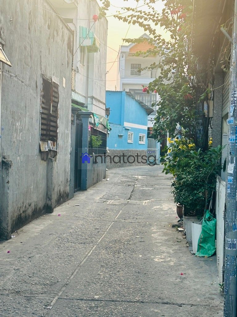 NHÀ DIỆN TÍCH LỚN - LÔ GÓC - CHÍNH CHỦ XÂY KIÊN CỐ - TRUNG TÂM XÃ TRUNG CHÁNH.